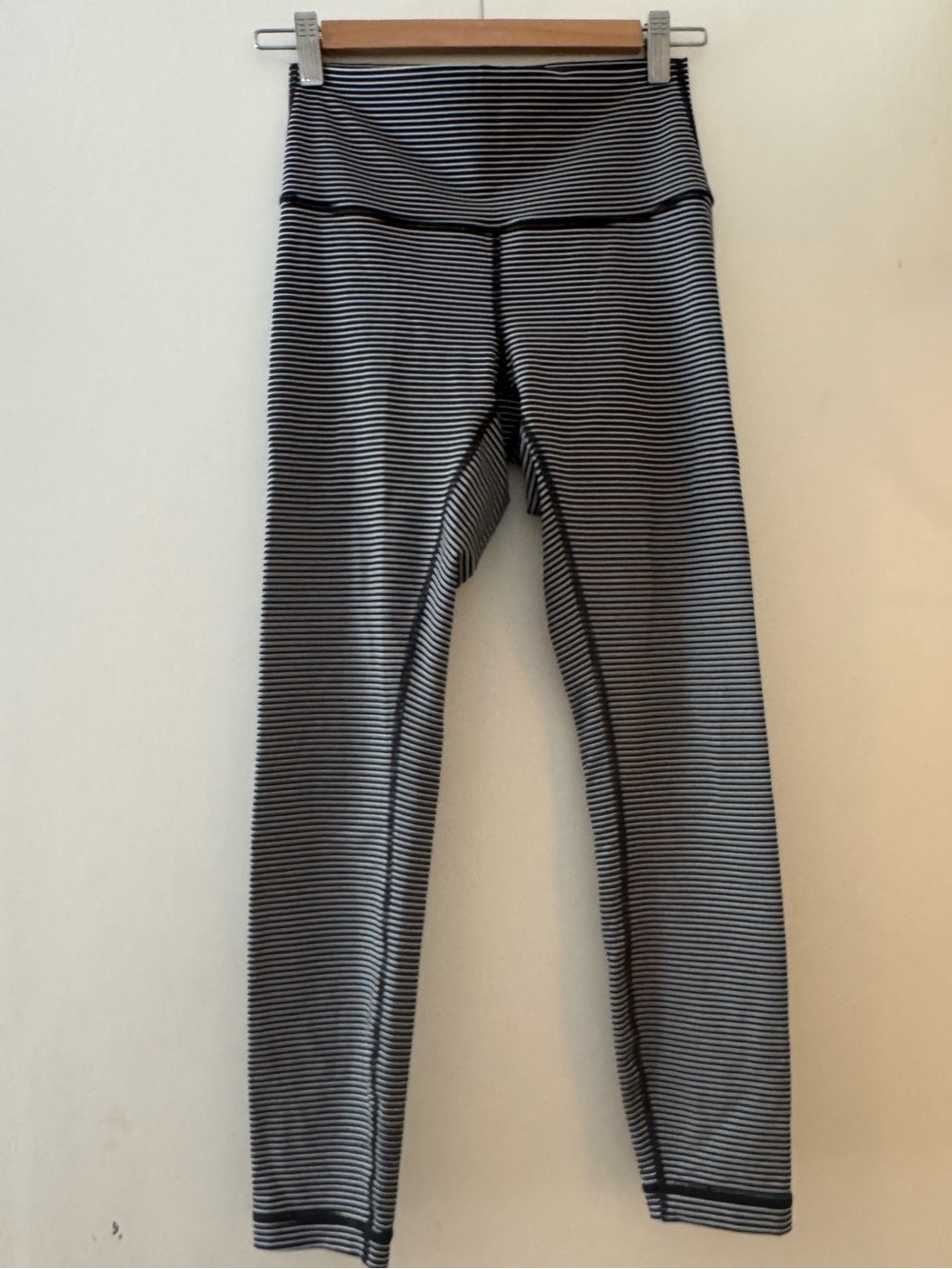 Lululemon Wunder Lounge SHR Tight 28”